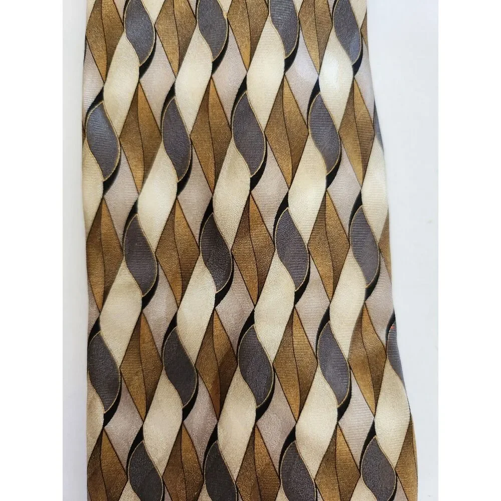 A classic silk necktie 100% silk from Facets